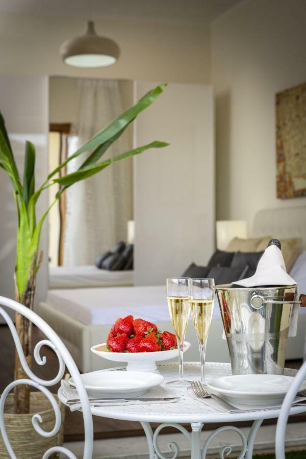 Luxury Rooms & Suites Olbia Esterno foto